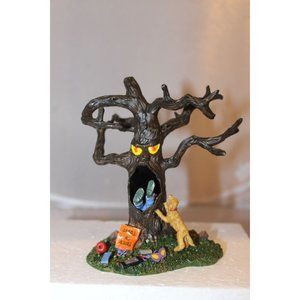 Lemax Spooky Town - Trick-Or-Treater Eating Tree